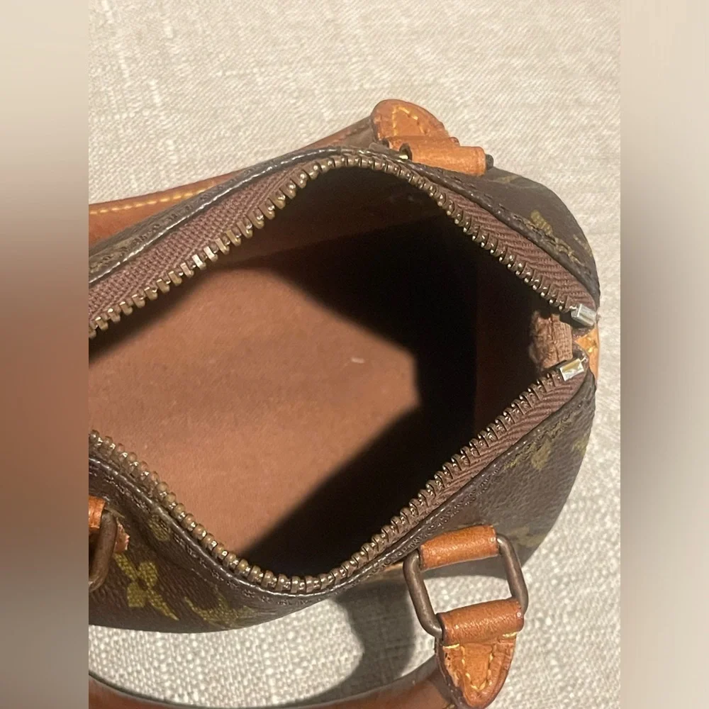 Authentic Vintage Louis Vuitton speedy mini hl monogram canvas bag